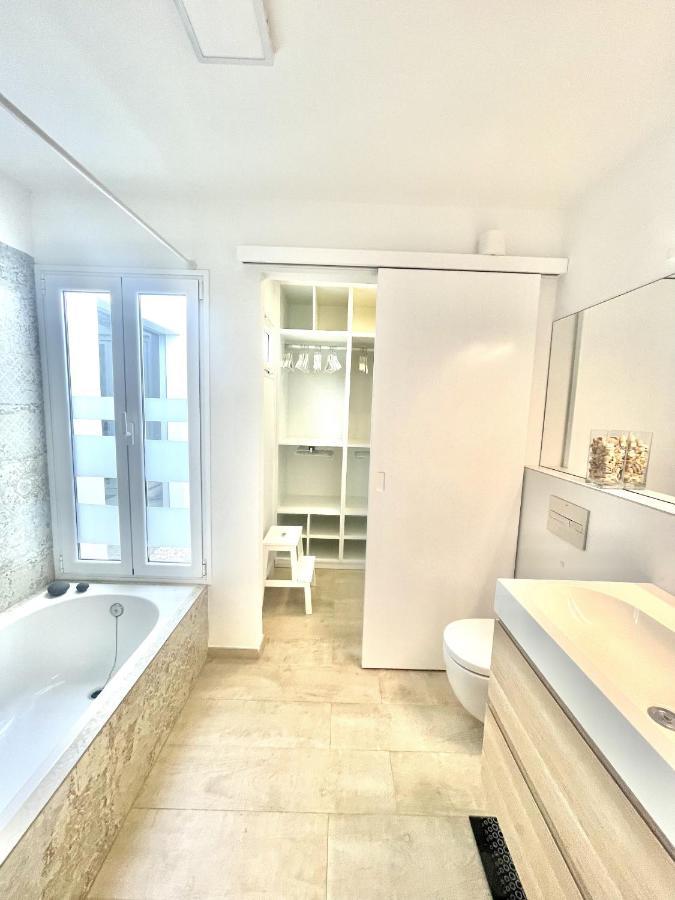 Casahost Townhouse Lise Villa ปูแอร์โตเดลคาร์เมน ภายนอก รูปภาพ
