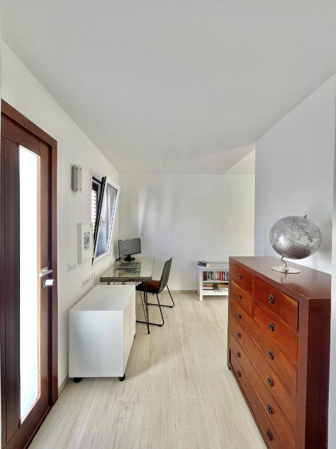 Casahost Townhouse Lise Villa ปูแอร์โตเดลคาร์เมน ภายนอก รูปภาพ