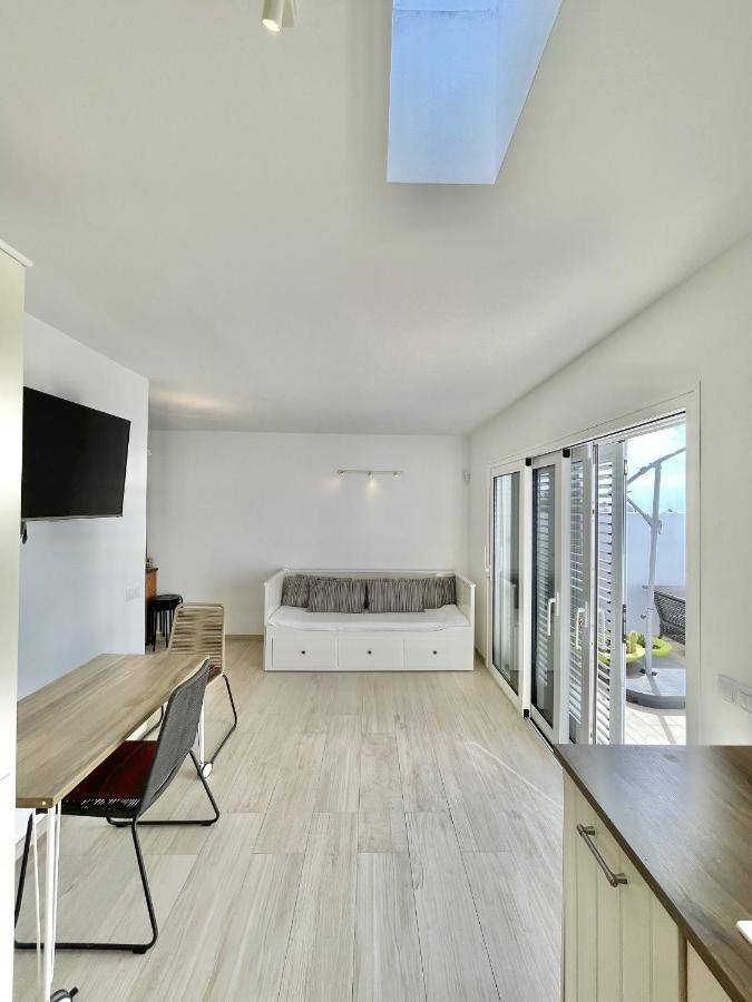 Casahost Townhouse Lise Villa ปูแอร์โตเดลคาร์เมน ภายนอก รูปภาพ