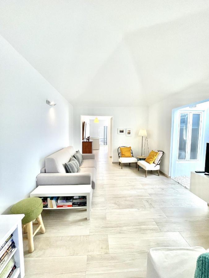 Casahost Townhouse Lise Villa ปูแอร์โตเดลคาร์เมน ภายนอก รูปภาพ